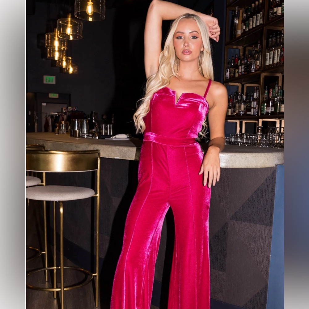 Burgundy red wine velvet jumpsuit size Smalll - Picture 7 of 8